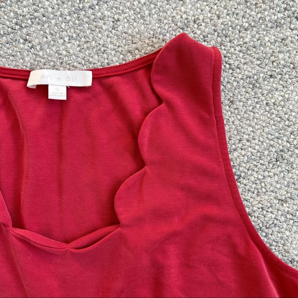 Summer top - size small - Picture 4 of 7